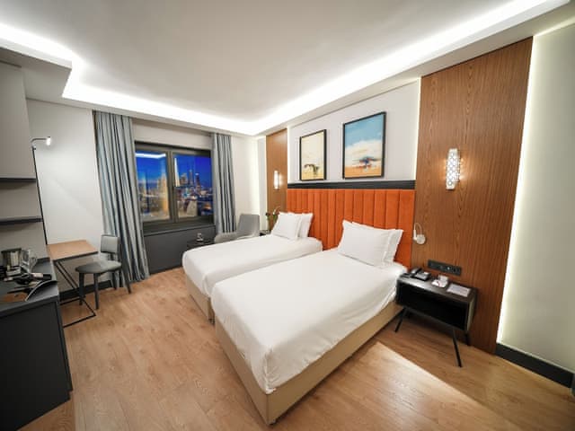 Deluxe Çift Kişilik veya İki Tek Kişilik Yataklı Oda