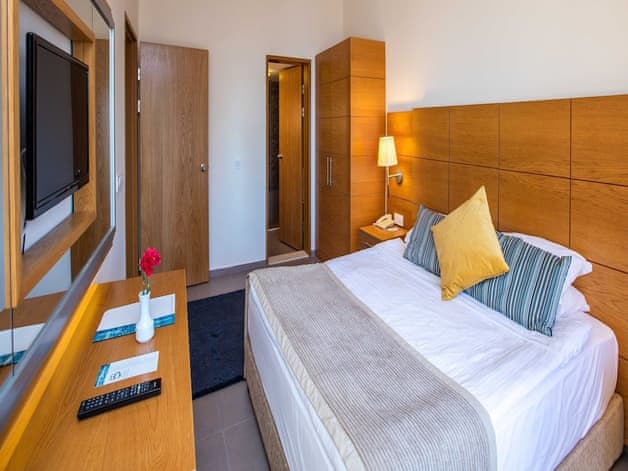 Club Room (2 Adults + 2 Children)