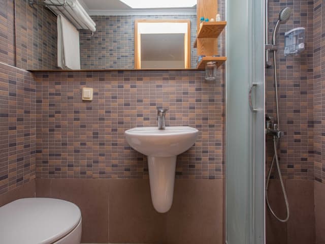 Club Room (2 Adults + 2 Children)