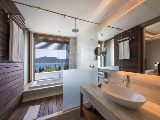 Deluxe Suite, Sea View