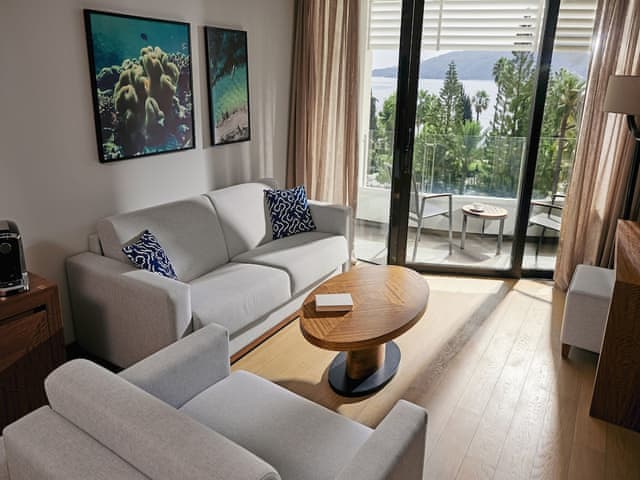 Suite (Limited sea view)