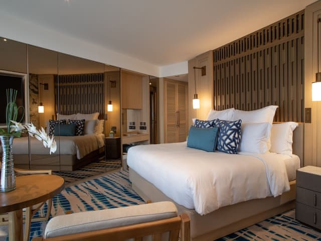 Deluxe Room (Ocean)