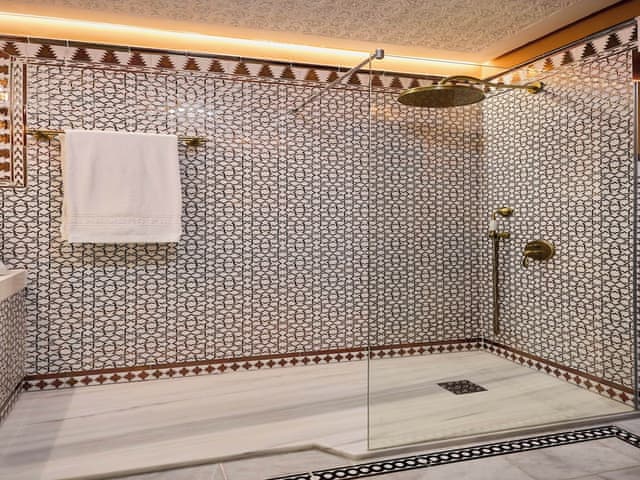 Suite, 1 King Bed, Non Smoking (Separate Living Room)