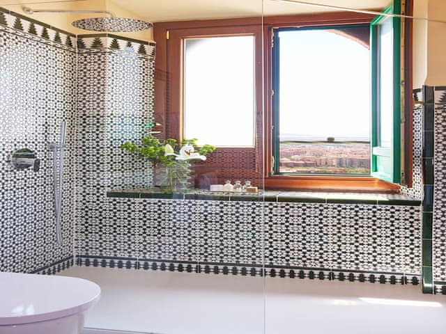 Classic Room, 2 Twin Beds, Non Smoking, City View