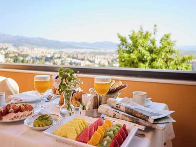 Suite, 1 King Bed, Non Smoking (Separate Living Room)