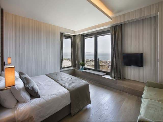 Deluxe Room, 1 Double Bed, Sea View, Corner