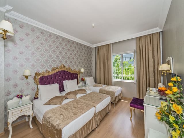 Standart Dört Kişilik Oda