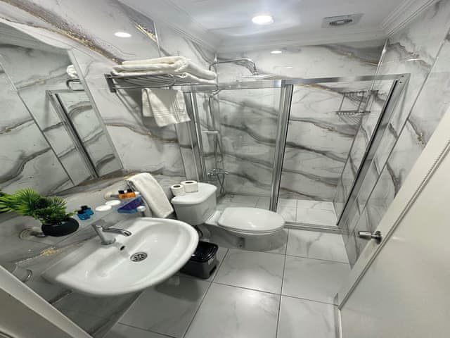 Standart Dört Kişilik Oda