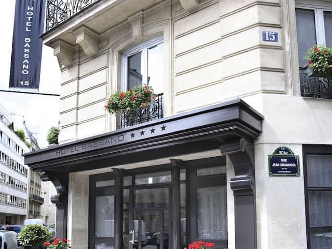 Hotel Bassano – Paris