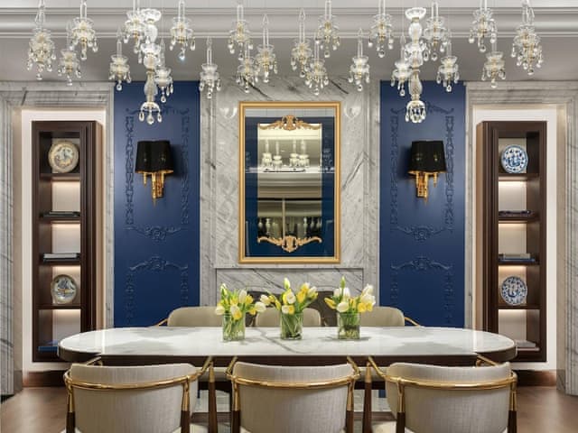 Club Suite, 1 King Bed with Sofa bed