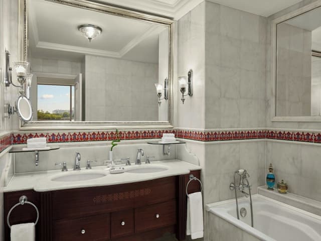 Club Suite, 1 Bedroom, Non Smoking, Park View