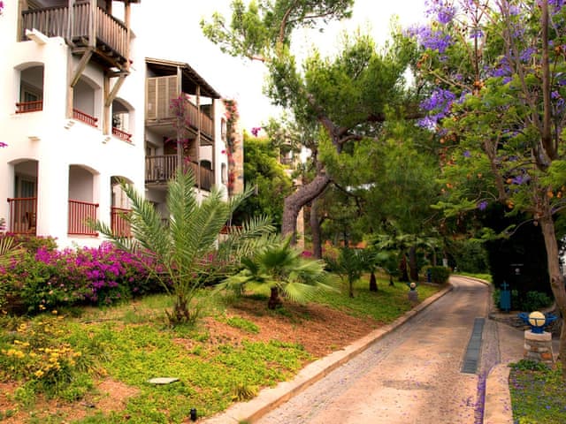 Standard Room, Garden View
