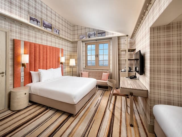 Deluxe Room, 1 Queen Bed