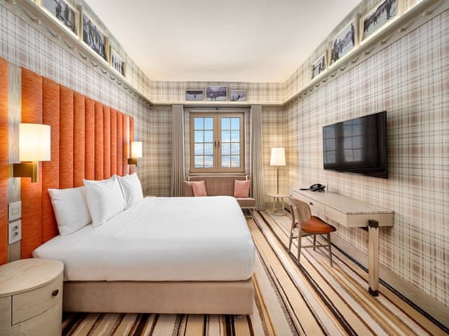 Deluxe Room, 1 Queen Bed