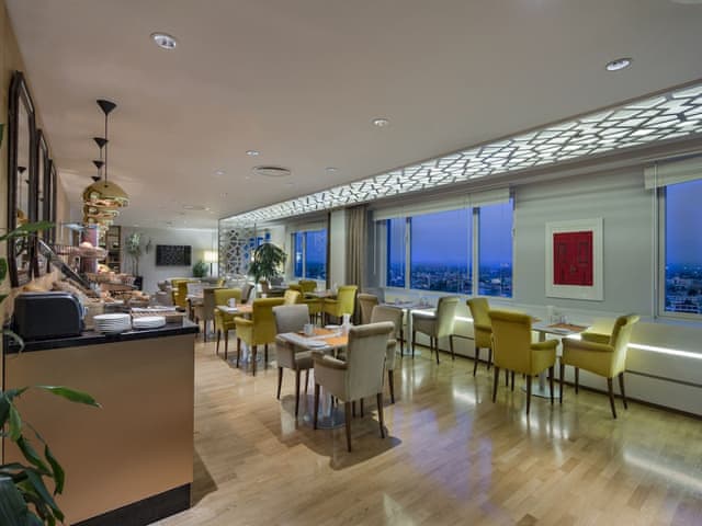 Executive Room, 1 King Bed, Club Lounge Access, City View