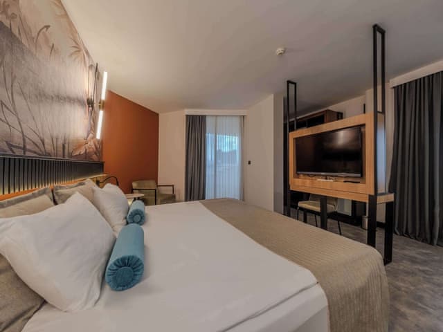 Deluxe Suite, Multiple Beds, Non Smoking (with Sofabed)