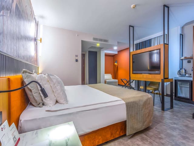 Deluxe Suite, Multiple Beds, Non Smoking (with Sofabed)