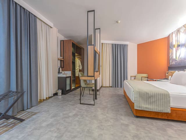Deluxe Suite, Multiple Beds, Non Smoking (with Sofabed)