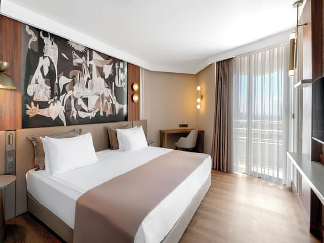 Deluxe Suite, 1 King Bed, Non Smoking, Jetted Tub (Living Room;with Single Sofabed)