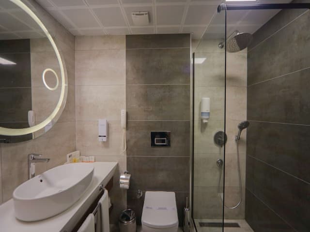 Deluxe Room, 1 King Bed, Non Smoking (Converts to 2 Twin Beds, View)