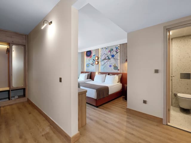 Deluxe Suite, Multiple Beds, Non Smoking (with Sofabed)