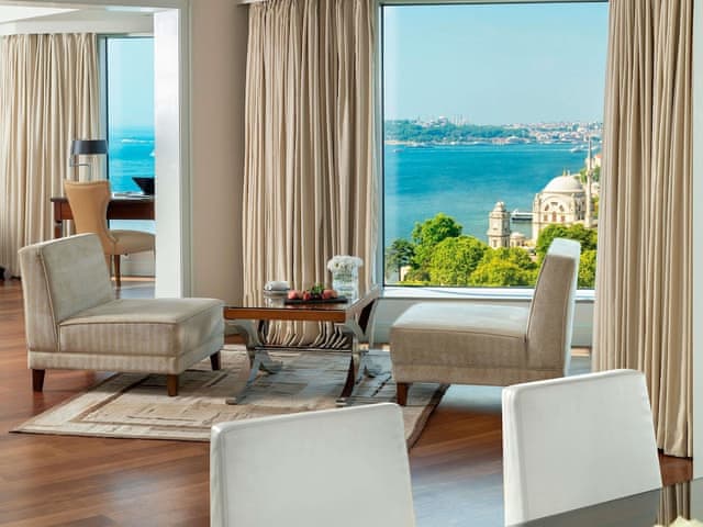 Suite, Multiple Beds with executive lounge access