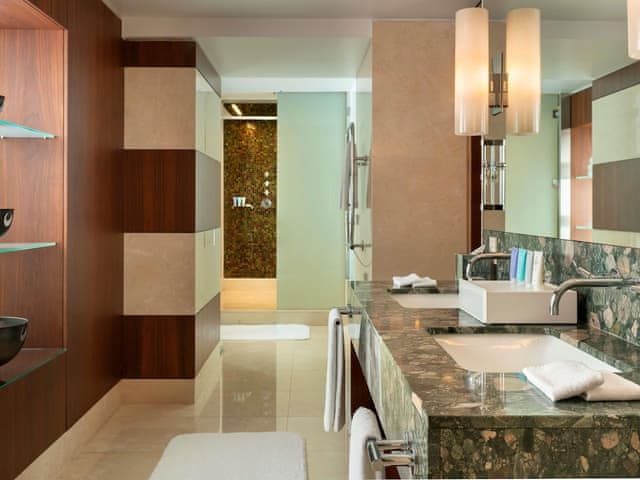 Suite, Multiple Beds with executive lounge access