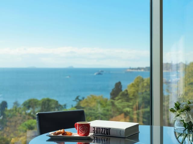 Deluxe Suite, 1 King Bed with Sofa bed (Bosphorus View) with executive lounge access