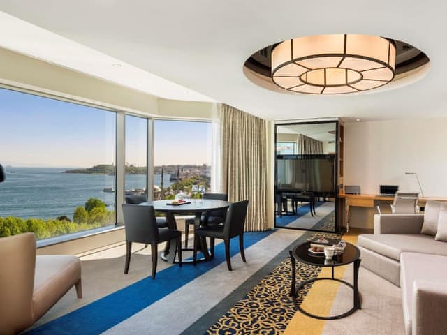 Deluxe Suite, 1 King Bed with Sofa bed (Bosphorus View) with executive lounge access