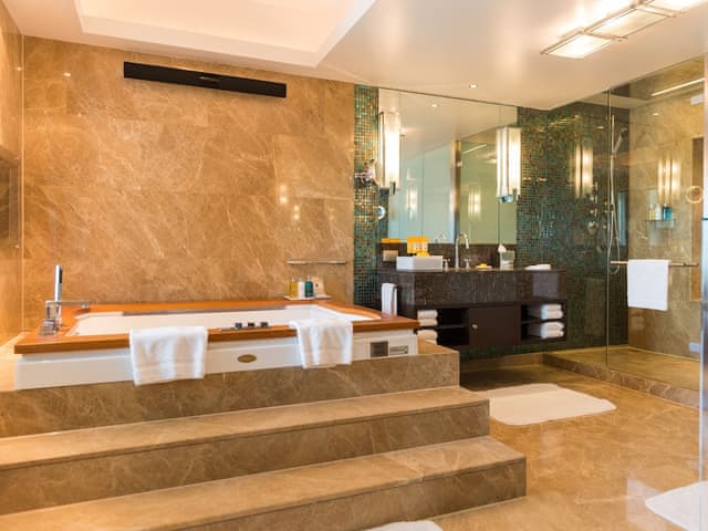 Presidential Suite, 3 Bedrooms with executive lounge access