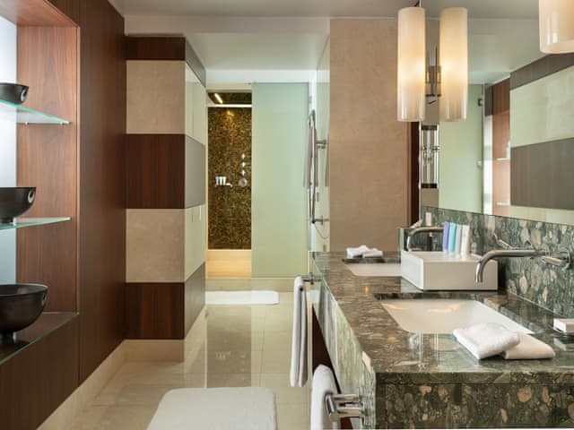 Suite, Multiple Beds with executive lounge access