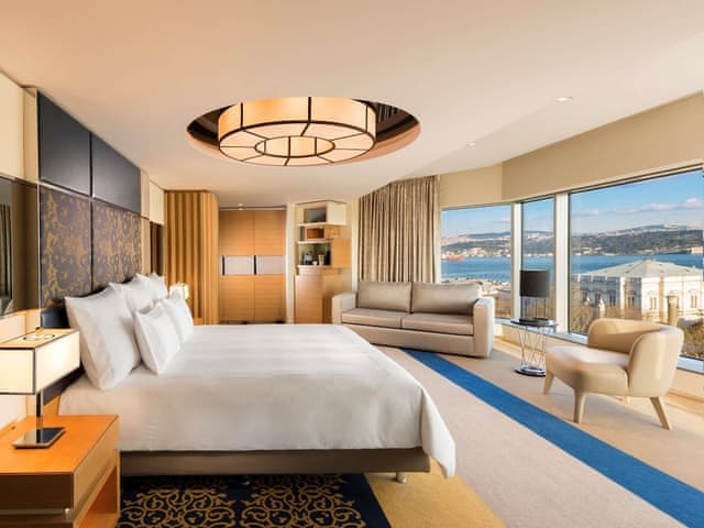 Room, 1 King Bed, Corner (Bosphorus View)