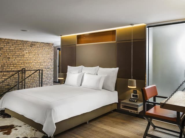 Signature Loft, 1 Double Bed, Corner with executive lounge access