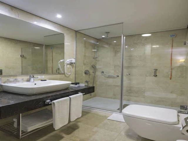 Standard Room, 1 Queen Bed