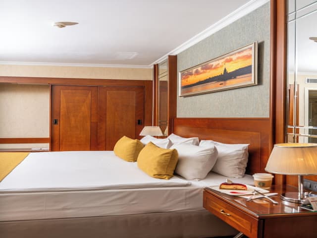 Junior Suite, 1 King Bed with Sofa Bed