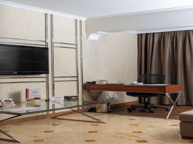 Junior Suite, 1 King Bed, Non Smoking (with Sofabed)