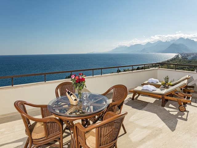 Delüks Dört Kişilik Oda