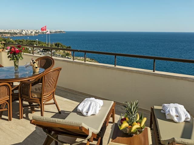 Delüks Dört Kişilik Oda