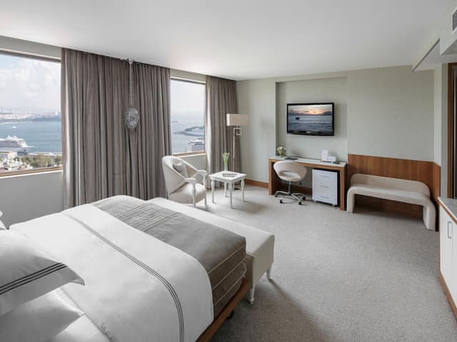Senior Suite Bosphorus View