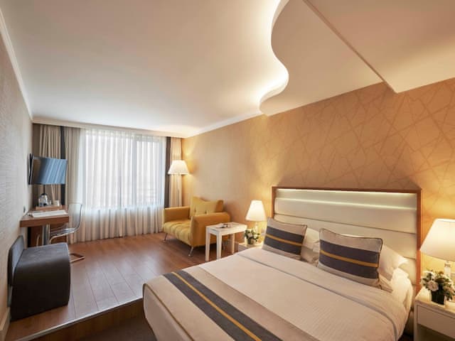 Executive Room with Istiklal Street View