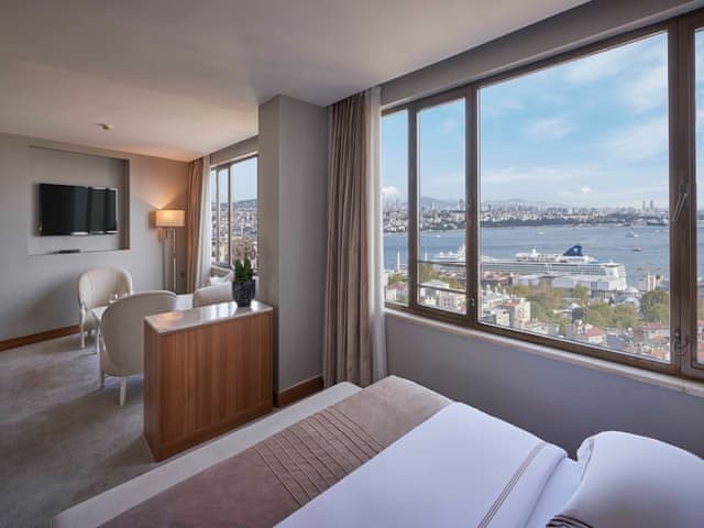 Senior Suite Bosphorus View