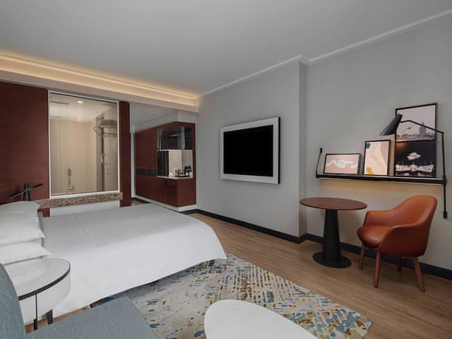 Panoramic Room, 1 King Bed, City View