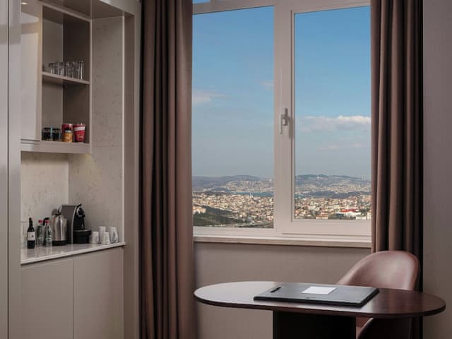 Deluxe Room, 1 King Bed