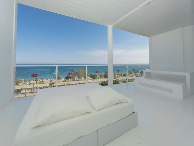 Family Room, Sea View