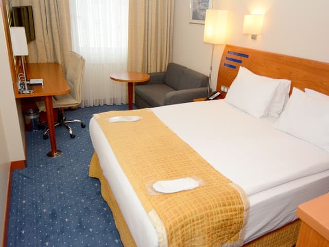 Standard Room, 1 Queen Bed