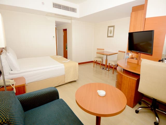 Standard Room, 1 Queen Bed