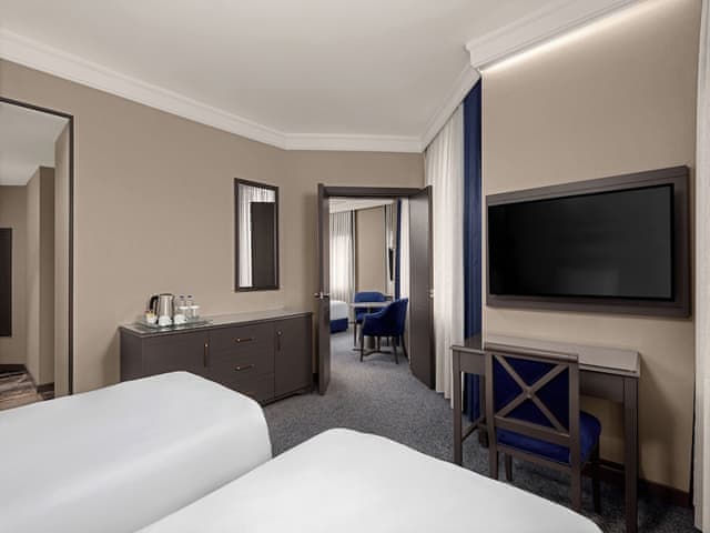 Corner Suite, 1 Double Bed with Sofa bed