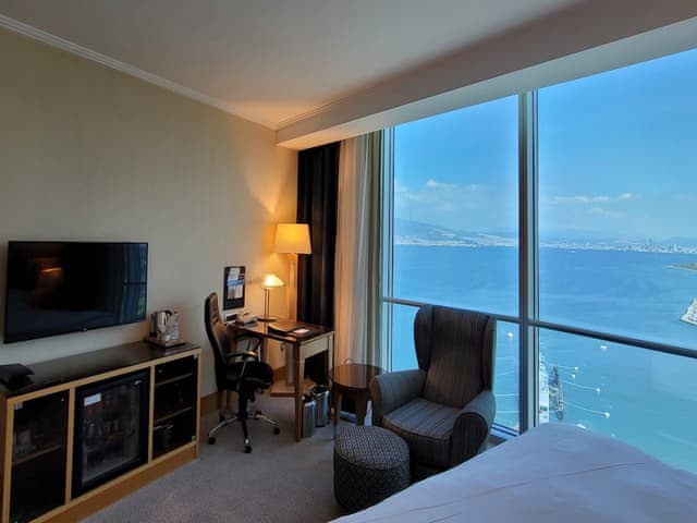 Club Room, 1 King Bed, Non Smoking, Sea View