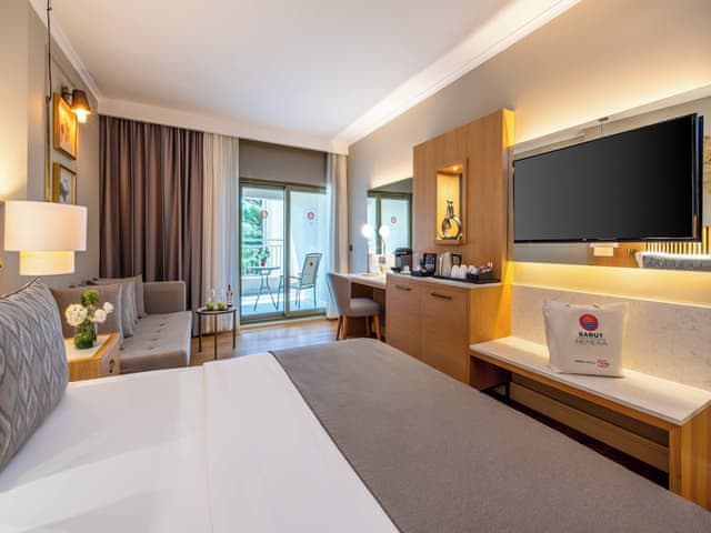 Superior Oda Kara Manzaralı