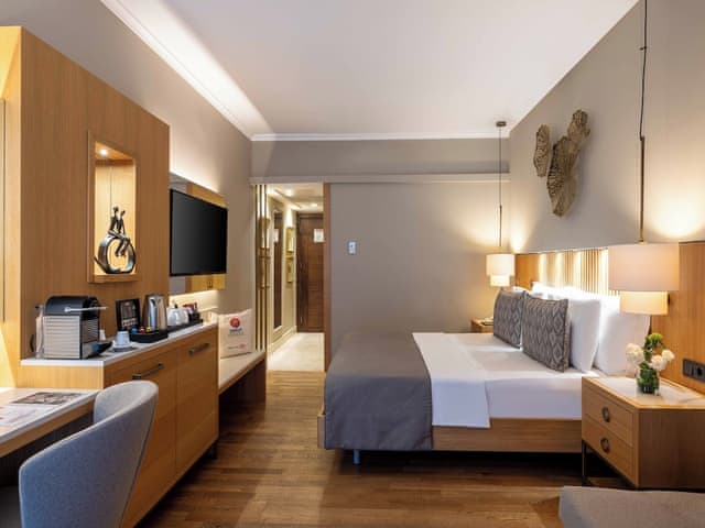 Superior Oda Kara Manzaralı